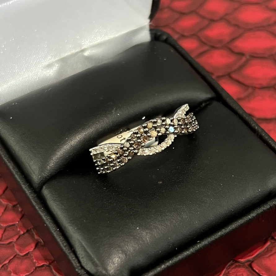 7F05EB7E-3F07-4698-933A-CB5370625EDF